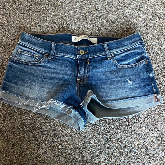 Abercrombie & Fitch Womens Mini Jean Denim Shorts Size 27 Ripped - Picture 1 of 3